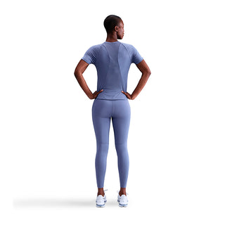 W NK SWIFT DF SS TOP MUJER HM9698-499