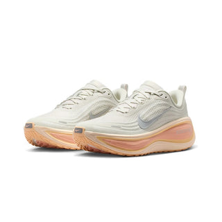 W NIKE VOMERO PLUS WOMEN HV8154-012